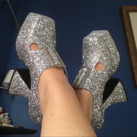 Meet your Posher, Amanda - Picture 1 of 1